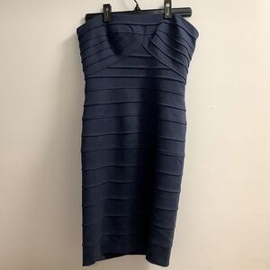 BCBGMAXAZRIA Navy Sleeveless Dress. Size 6